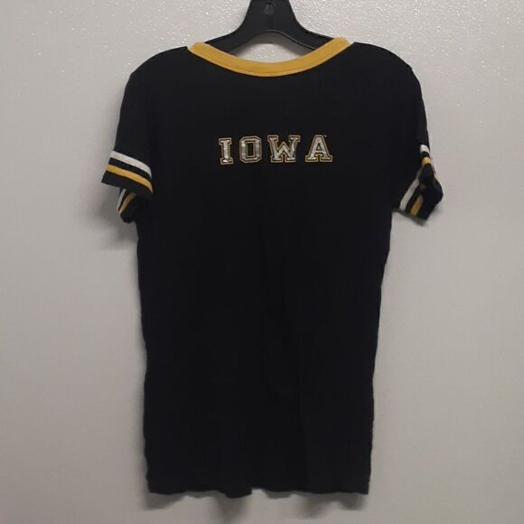 Iowa Hawkeyes size M short sleeve shirt. - Picture 4 of 5